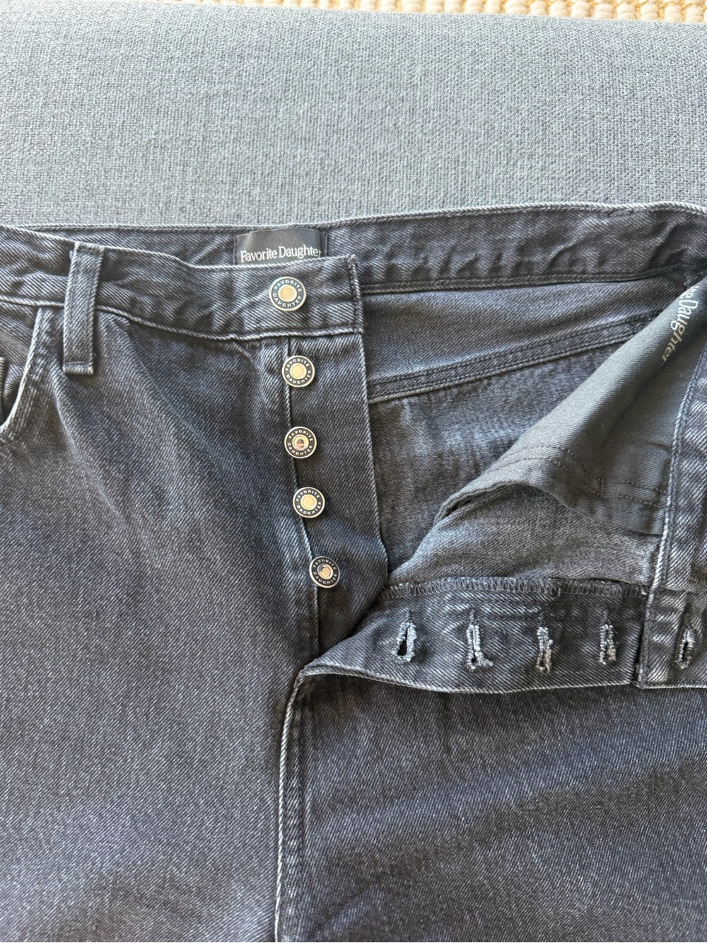 Favorite Daughter - The Nikki Mid Rise Barrel Ankle Jeans, in Asphalt - Sz 28